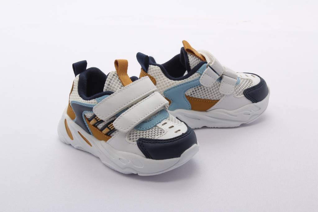 Кроссовки
